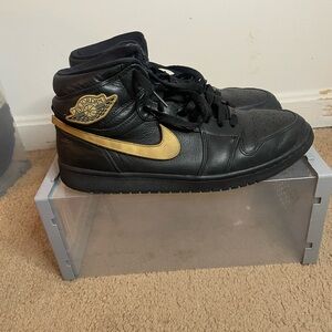 Nike Air Jordan Black and Gold Men's Shoes